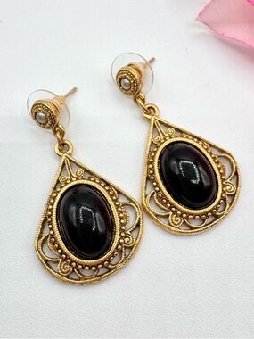 Vintage 1928 Filigree Black Cabochon Filigree Drop Earrings Gold Tone Romantic